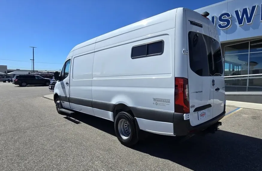 2022 Mercedes Benz Sprinter 3500XD | Photo 9 of 49