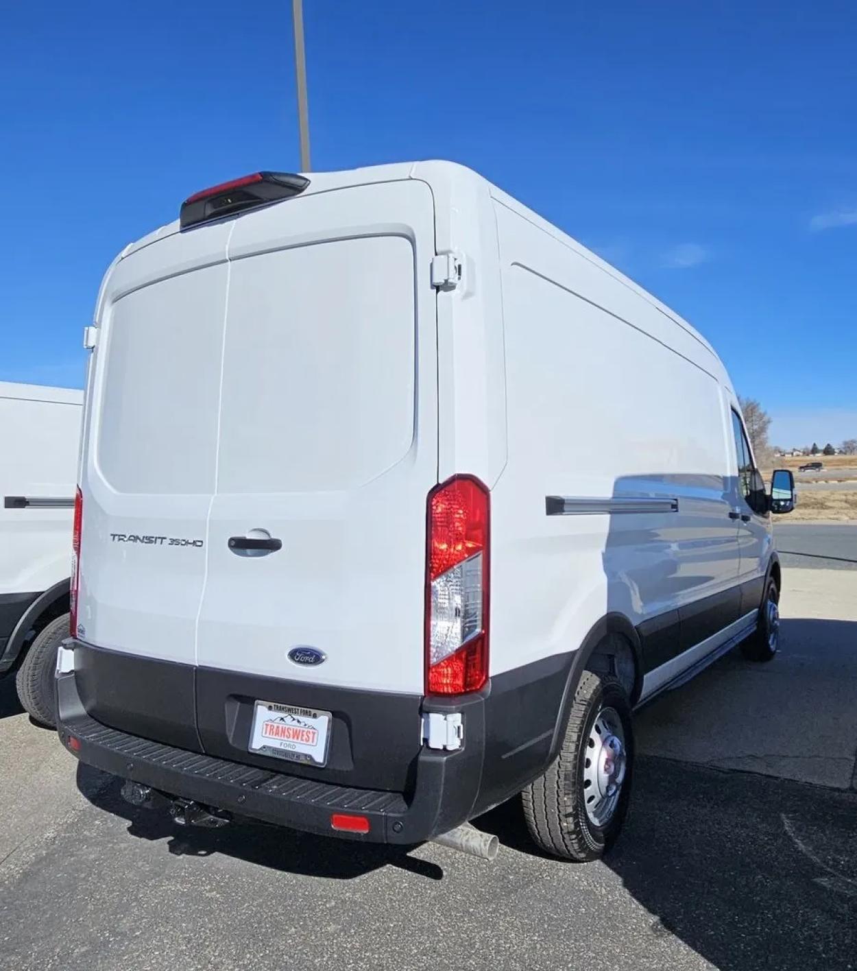 2023 Ford Transit-350 | Photo 5 of 23