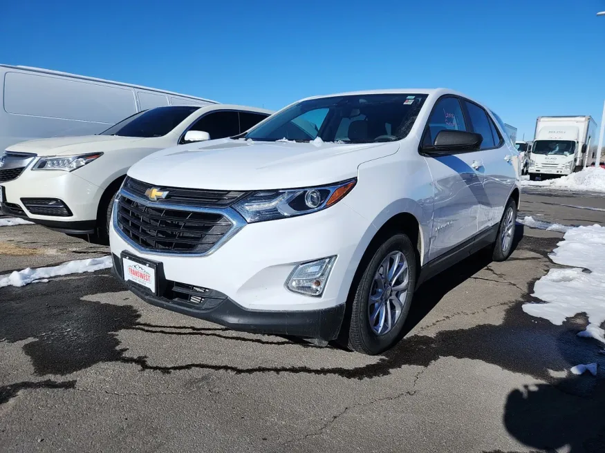 2020 Chevrolet Equinox LS | Photo 2 of 3