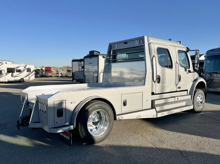 2024 Freightliner M2 106 Plus Summit Hauler | Photo 15 of 24