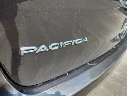 2022 Chrysler Pacifica Touring L | Thumbnail Photo 13 of 27