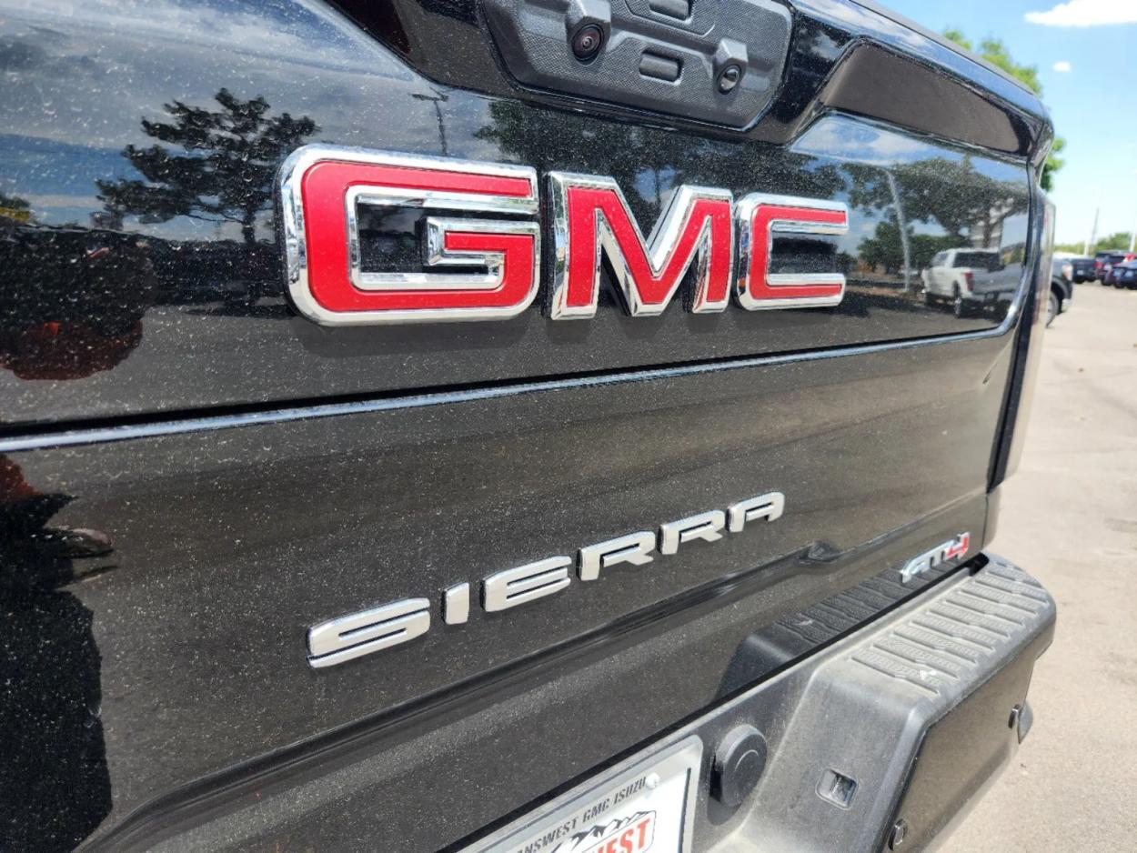 2024 GMC Sierra 3500HD AT4 | Photo 14 of 30