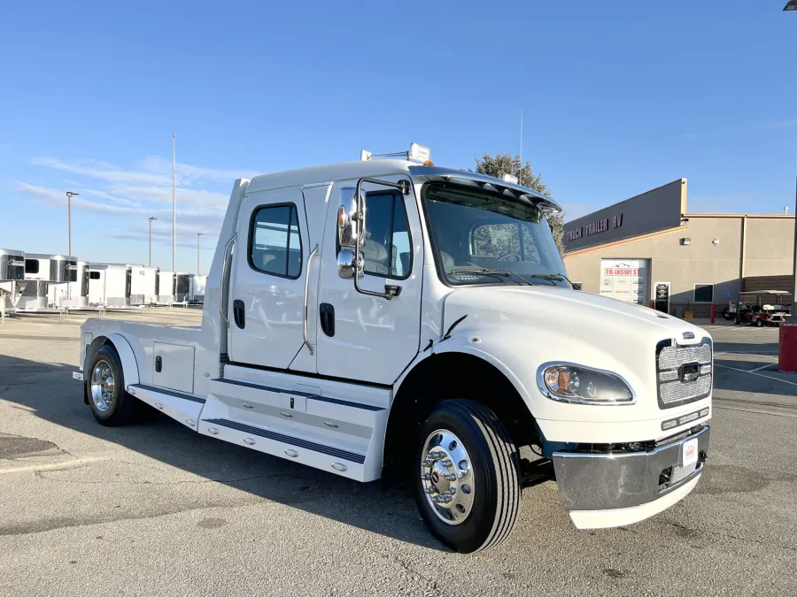 2023 Freightliner M2 106 Summit Hauler | Photo 24 of 27