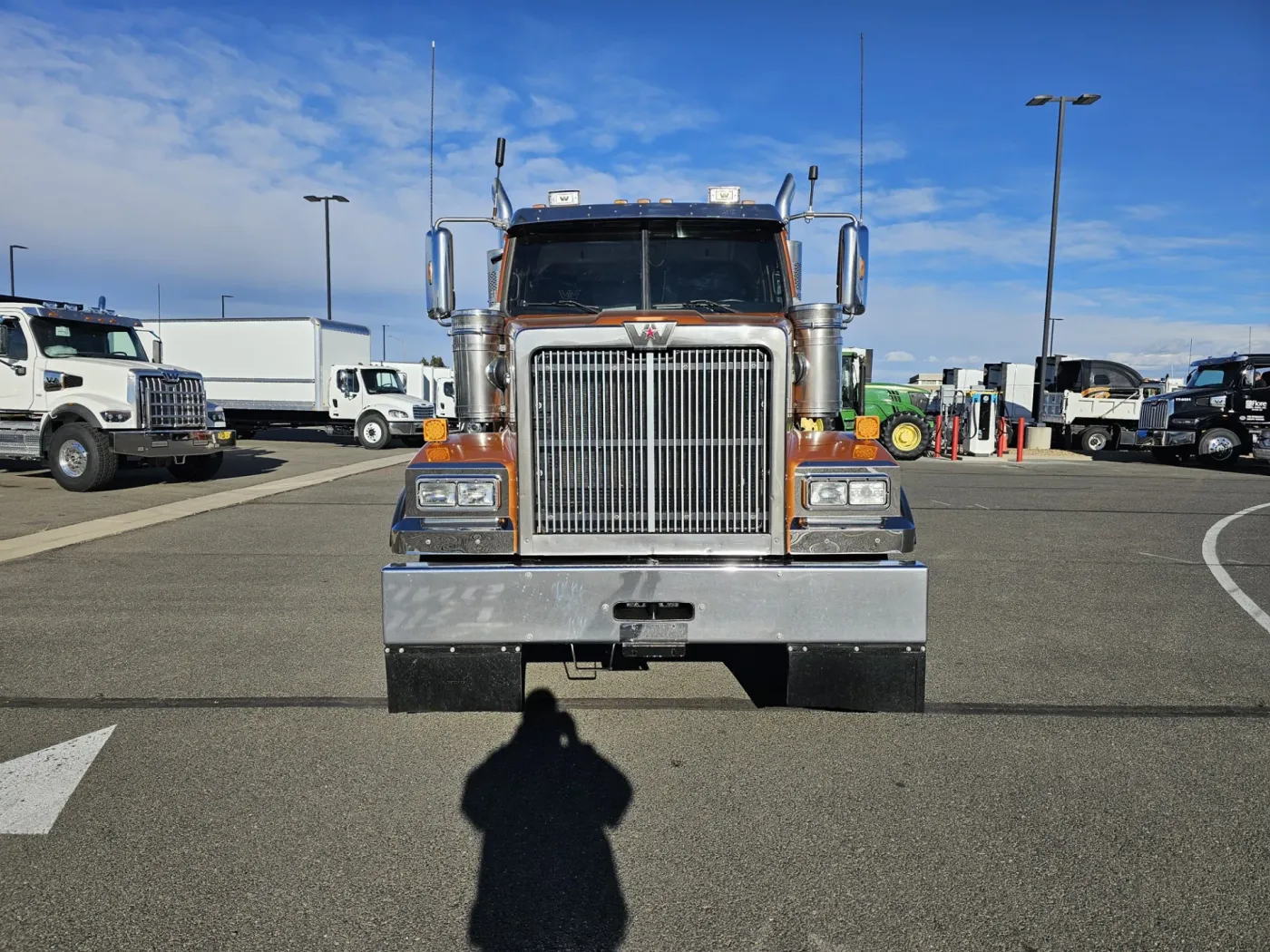 2020 Western Star 4900FA | Photo 2 of 16