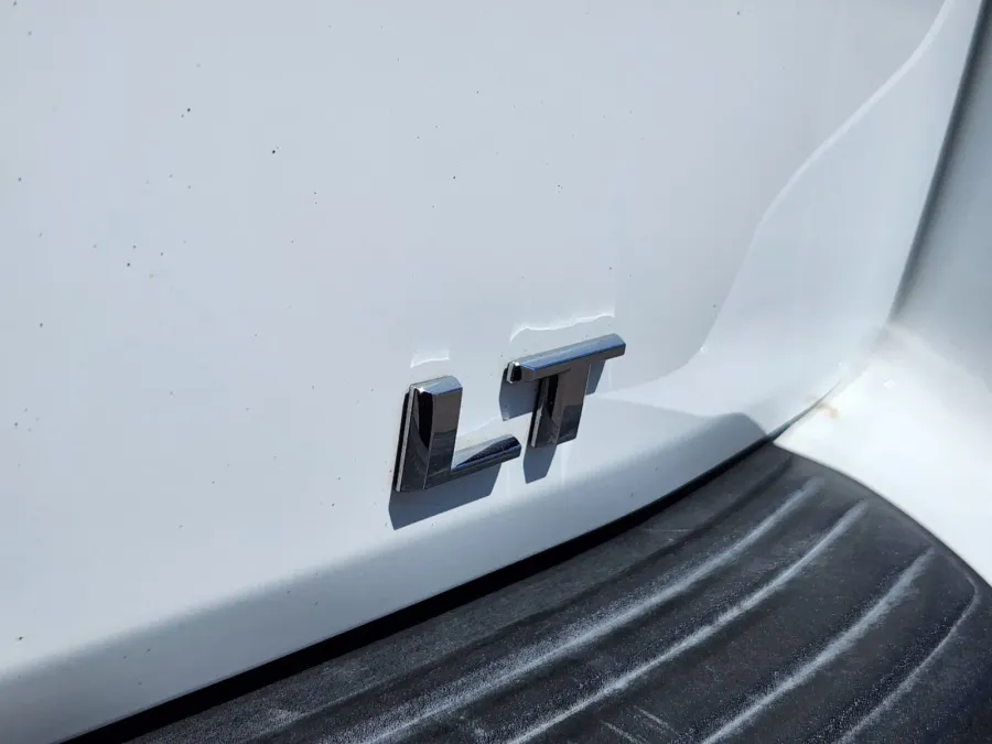 2023 Chevrolet Suburban LT | Photo 14 of 29