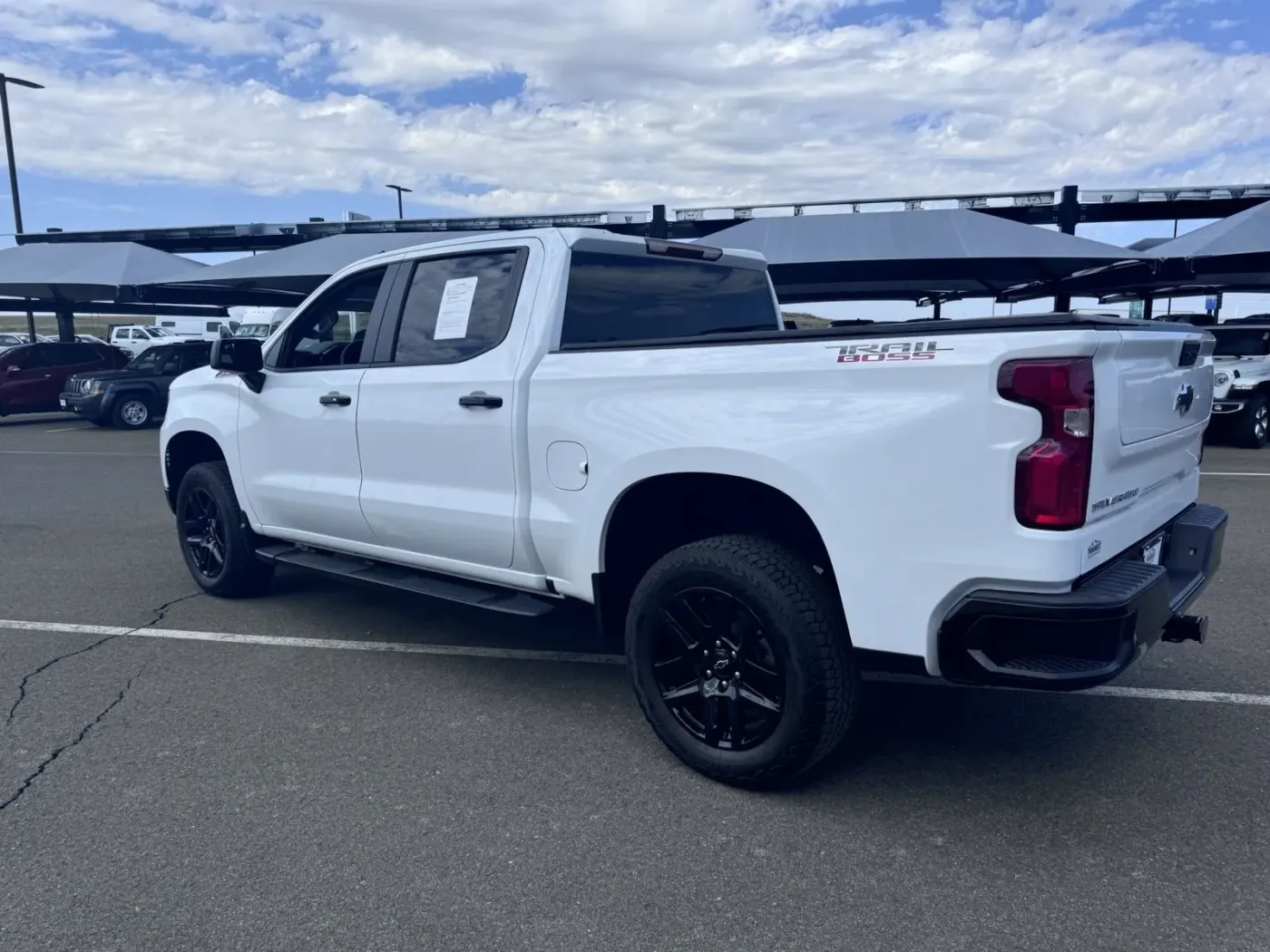 2023 Chevrolet Silverado 1500 LT Trail Boss | Photo 5 of 17