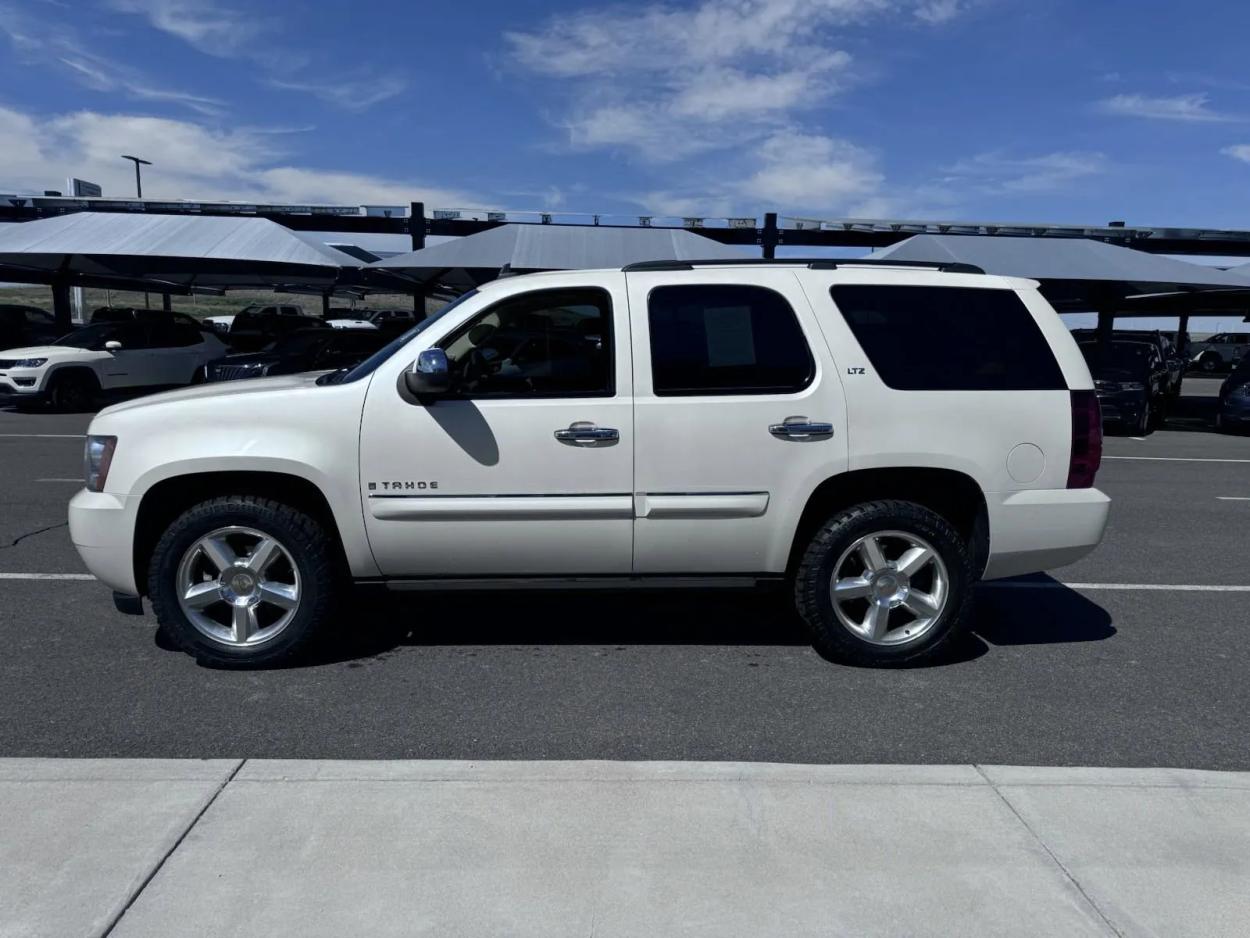 2008 Chevrolet Tahoe LTZ | Photo 4 of 17