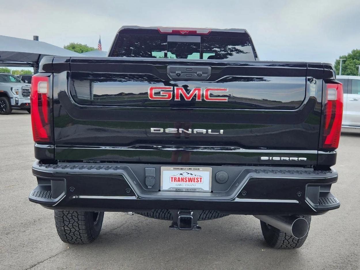 2024 GMC Sierra 2500HD Denali | Photo 11 of 28