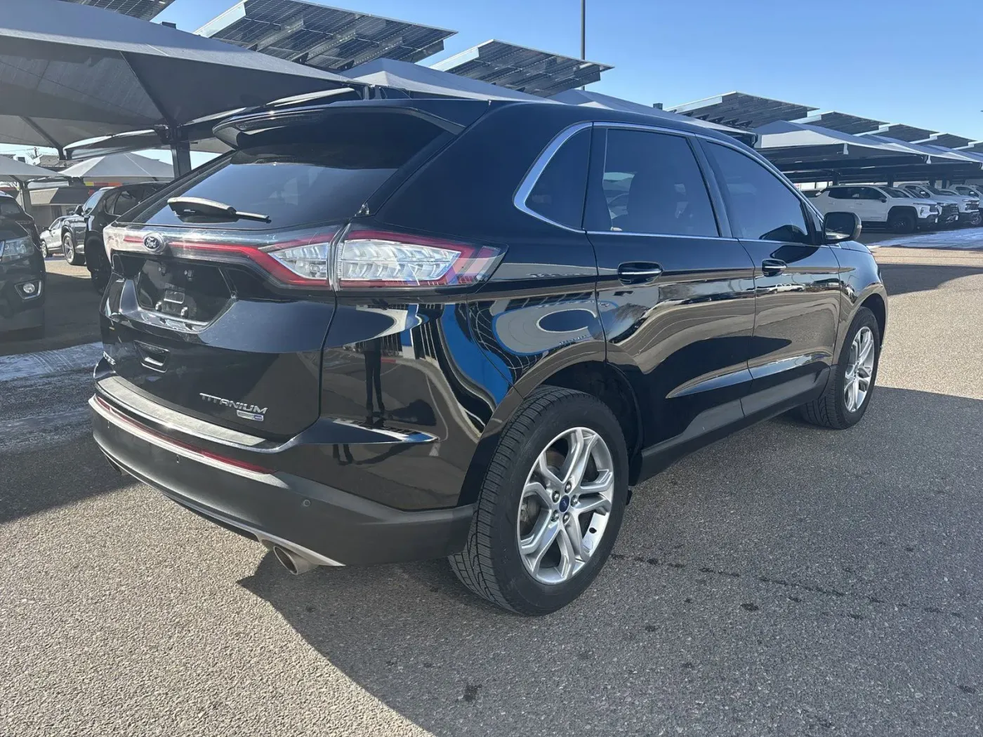 2018 Ford Edge Titanium | Photo 4 of 22