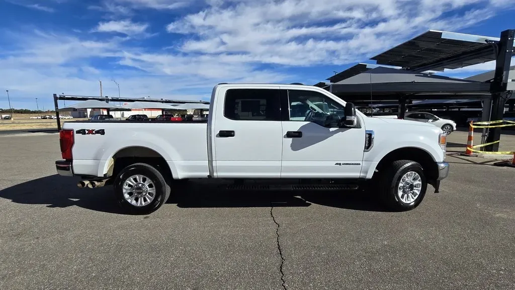 2022 Ford F-250 | Photo 4 of 27