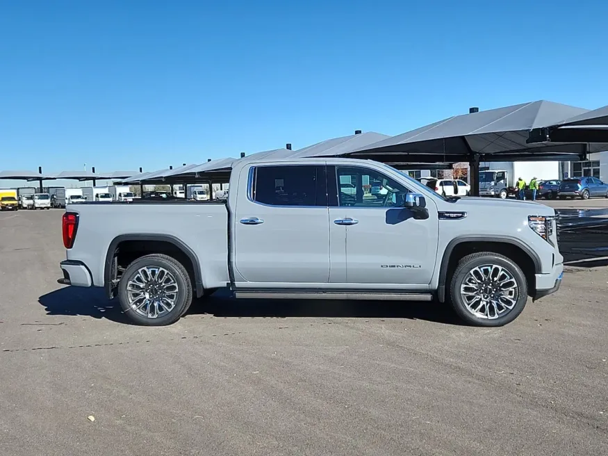 2025 GMC Sierra 1500 Denali Ultimate | Photo 1 of 26