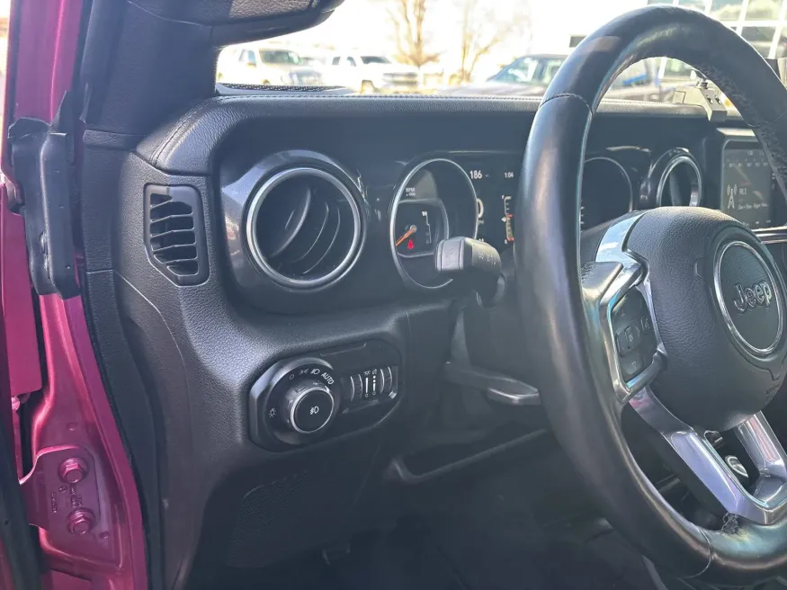 2021 Jeep Wrangler Unlimited Sahara Altitude | Photo 13 of 21