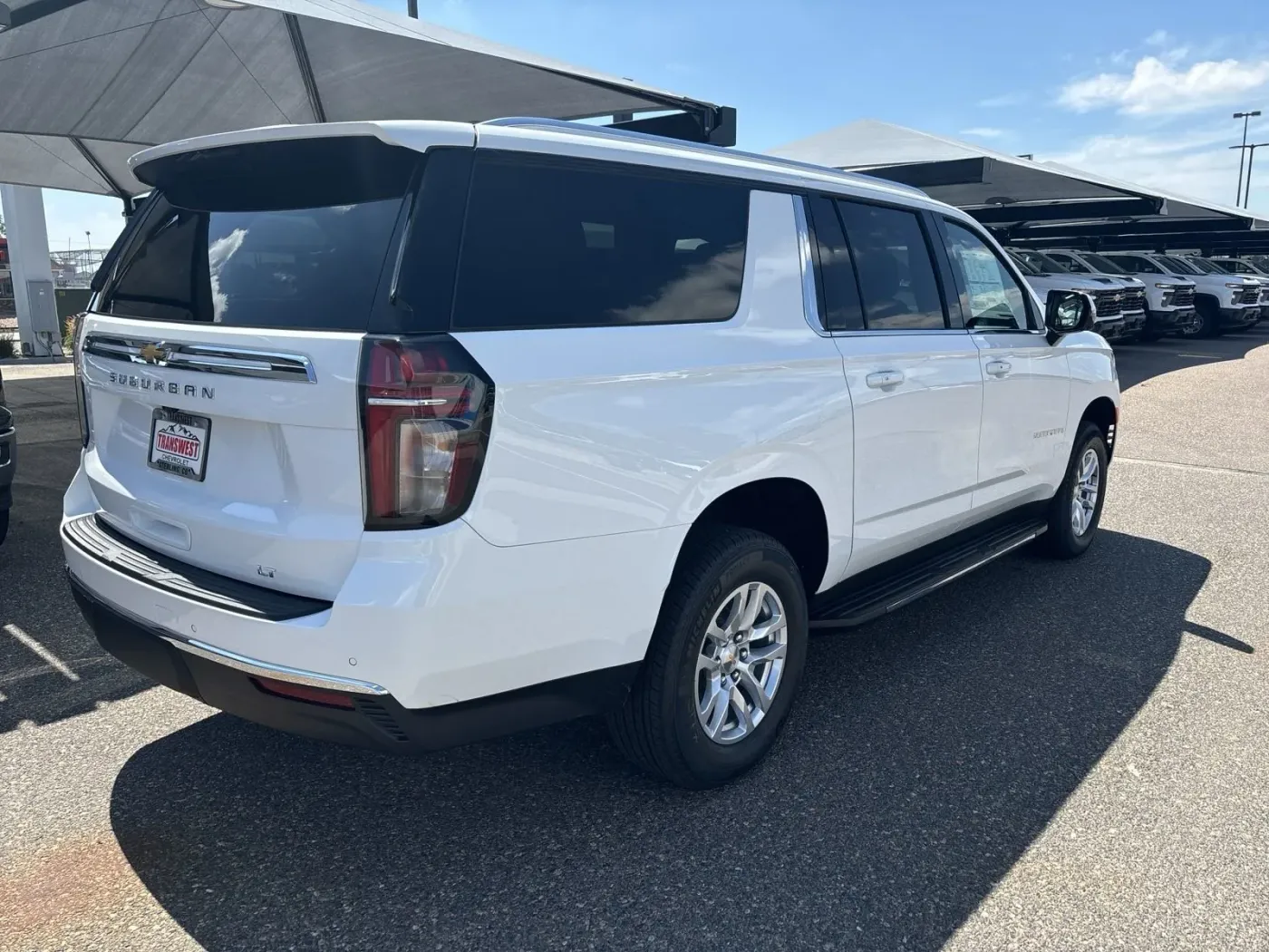 2024 Chevrolet Suburban LT | Photo 4 of 23