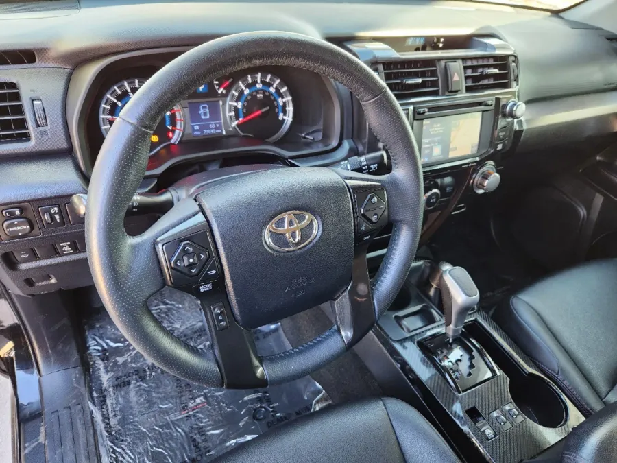 2019 Toyota 4Runner | Photo 6 of 31