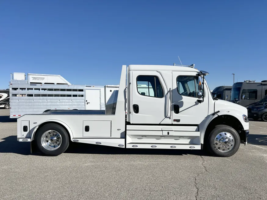 2024 Freightliner M2 106 Plus Summit Hauler | Photo 23 of 26