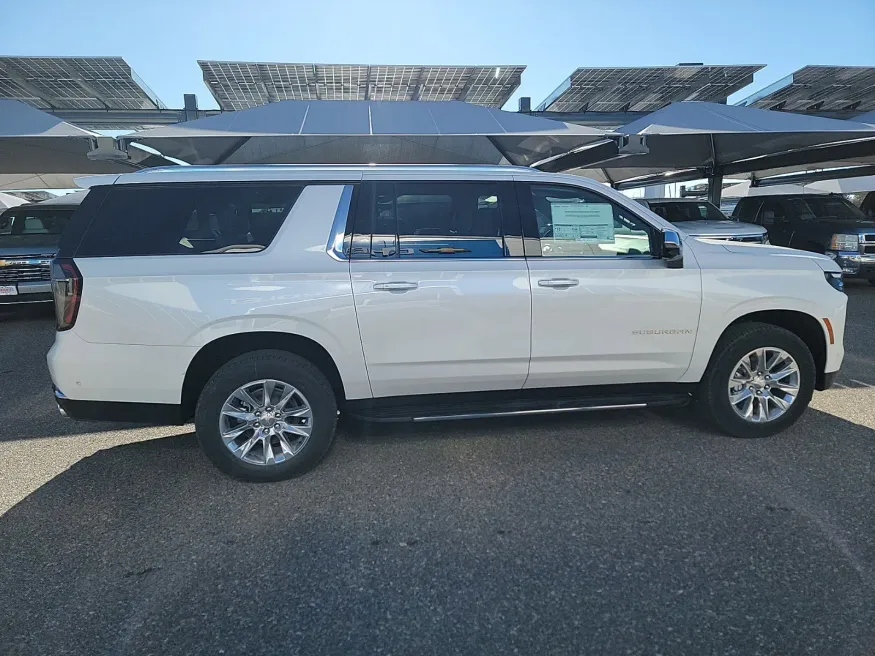 2025 Chevrolet Suburban Premier | Photo 7 of 24