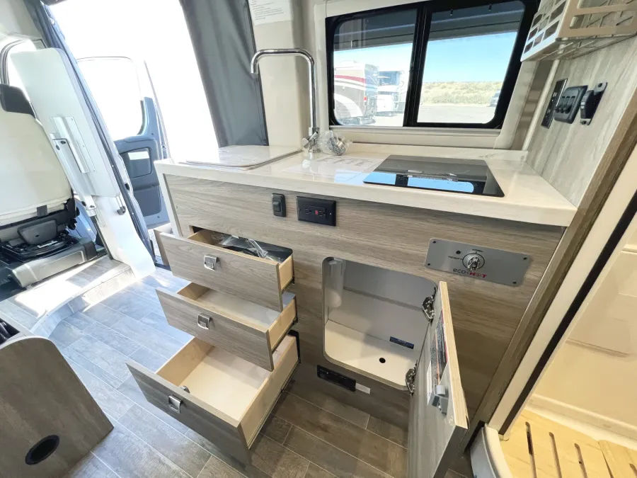 2023 Winnebago Travato 59GL | Photo 6 of 13