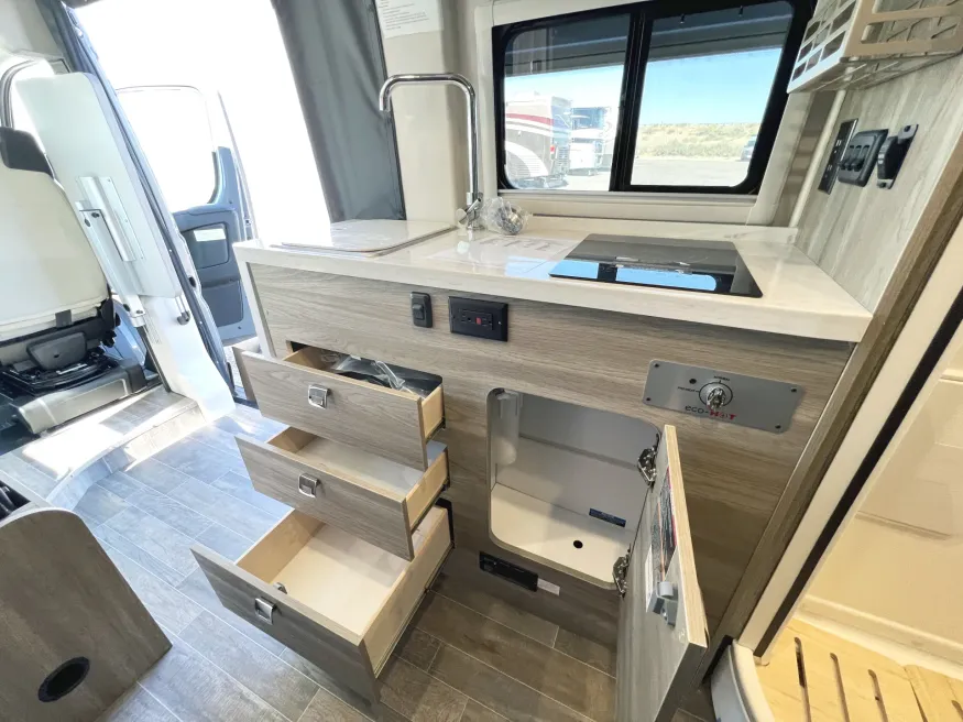 2023 Winnebago Travato 59GL | Photo 6 of 13