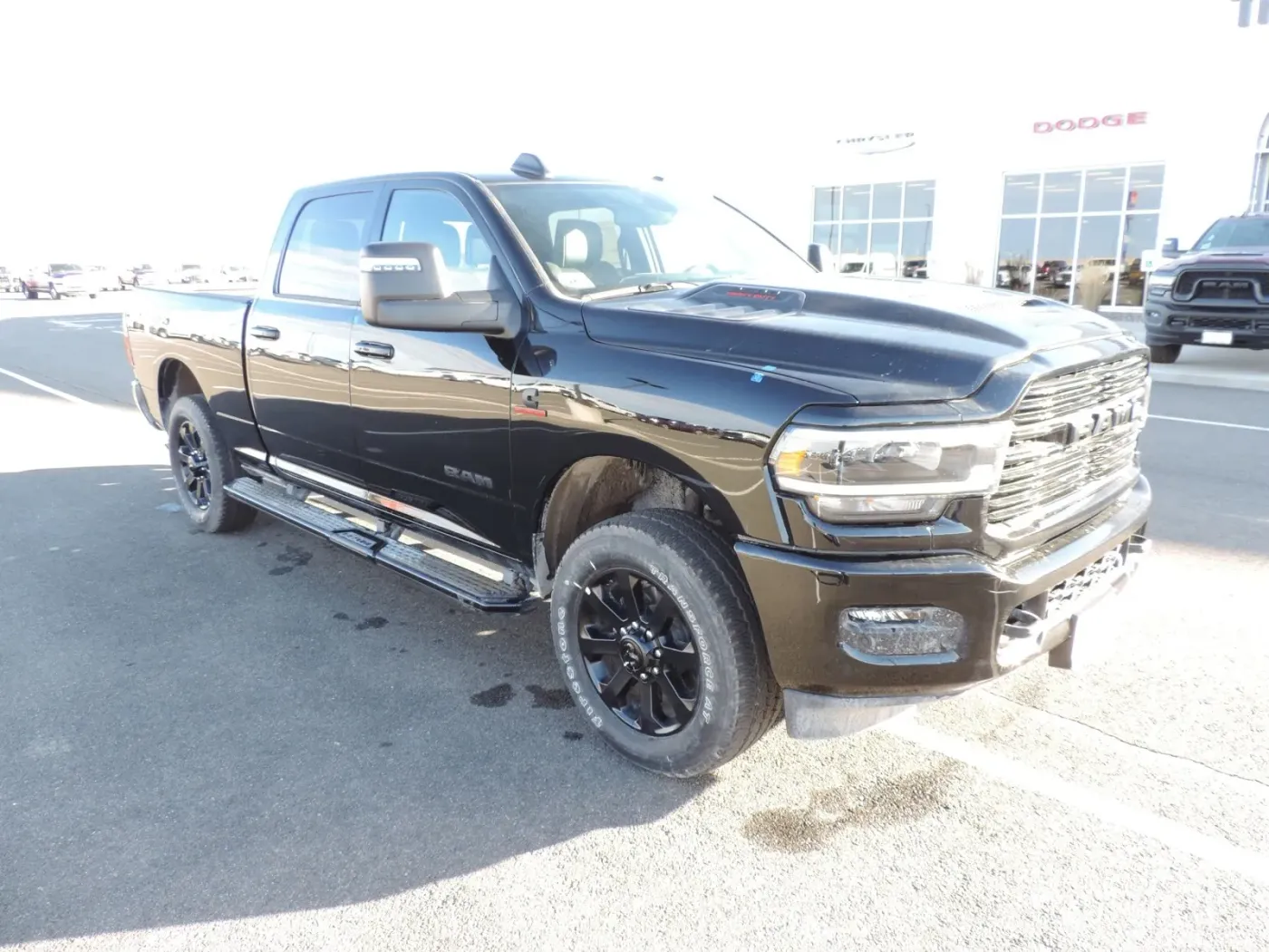 2023 RAM 2500 Laramie | Photo 4 of 28