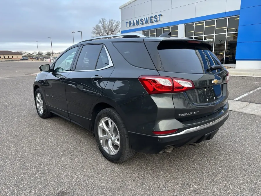 2020 Chevrolet Equinox LT | Photo 2 of 21