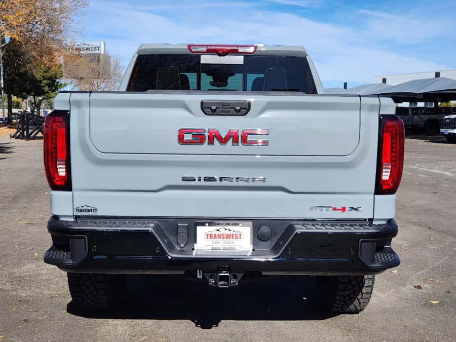 2025 GMC Sierra 1500 AT4X | Photo 12 of 31