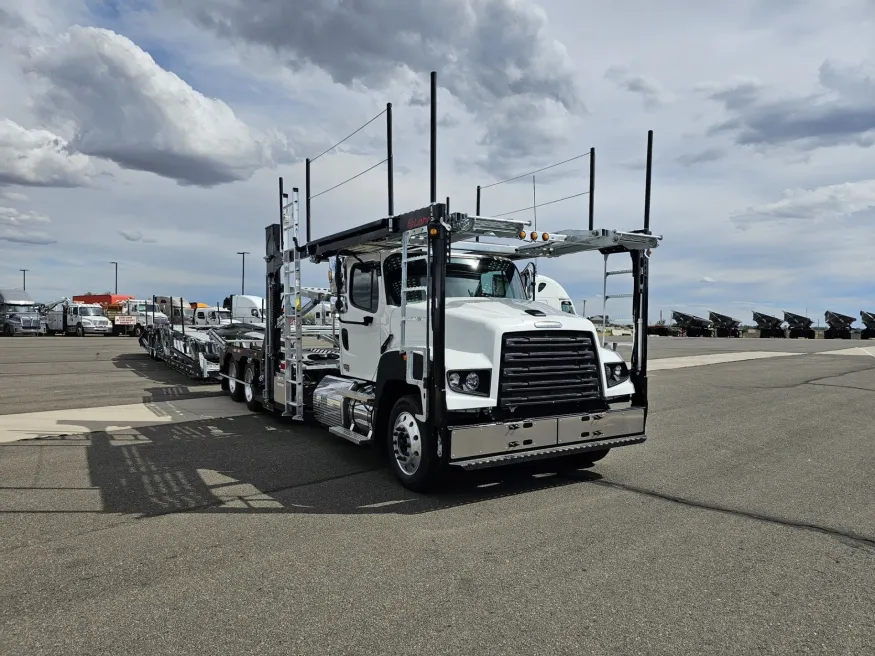 2024 Freightliner 114SD | Photo 3 of 28