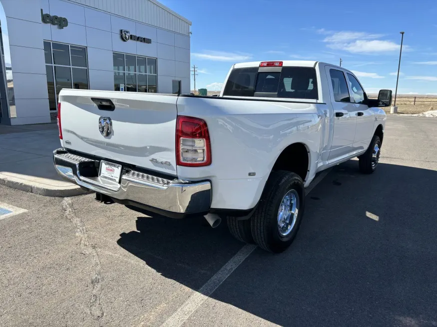 2024 RAM 3500 Tradesman | Photo 5 of 18