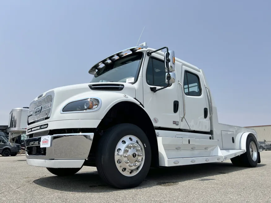 2024 Freightliner M2 106 Plus Summit Hauler | Photo 25 of 25