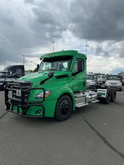 2025 Freightliner Cascadia 126 | Thumbnail Photo 1 of 17