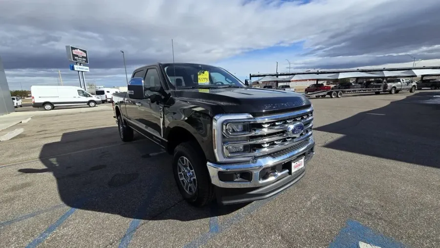 2024 Ford F-250 | Photo 3 of 30