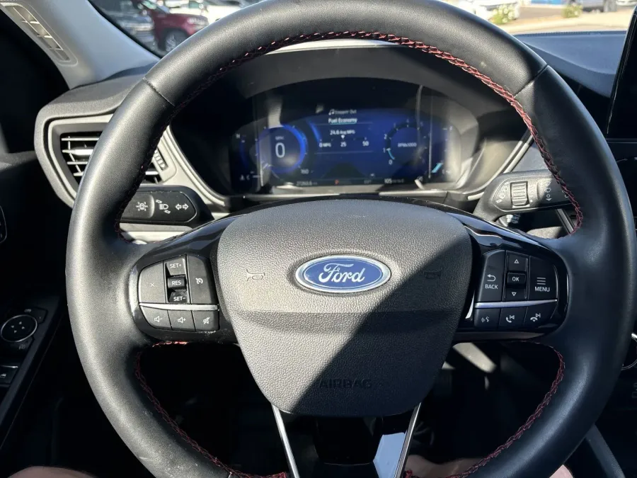 2022 Ford Escape SEL | Photo 20 of 22