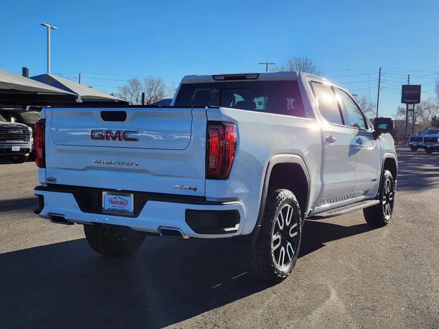 2023 GMC Sierra 1500 AT4 | Photo 2 of 31