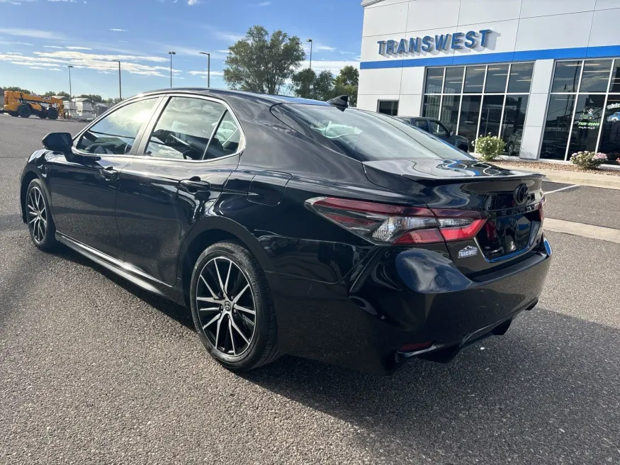 2022 Toyota Camry | Photo 2 of 19