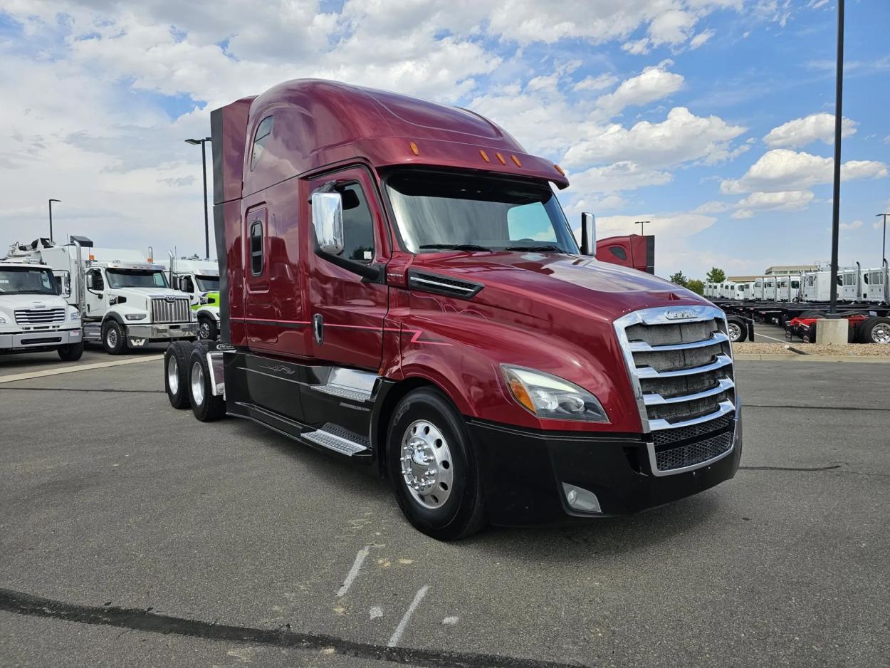 2023 Freightliner Cascadia 126 | Photo 3 of 26