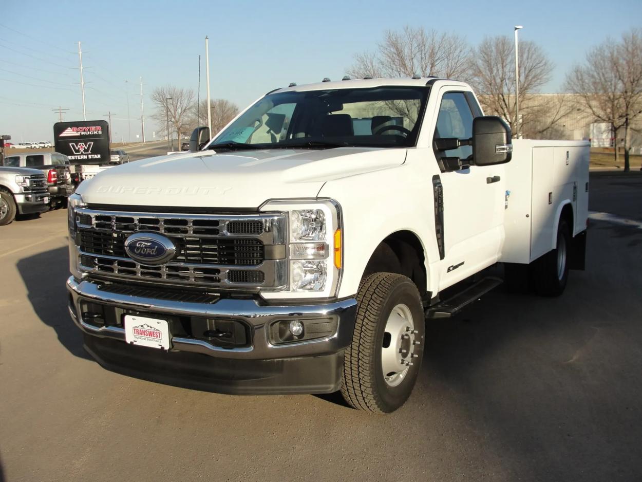 2023 Ford F-350 | Photo 1 of 12