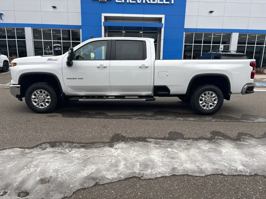 2025 Chevrolet Silverado 3500HD LT | Photo 1 of 19