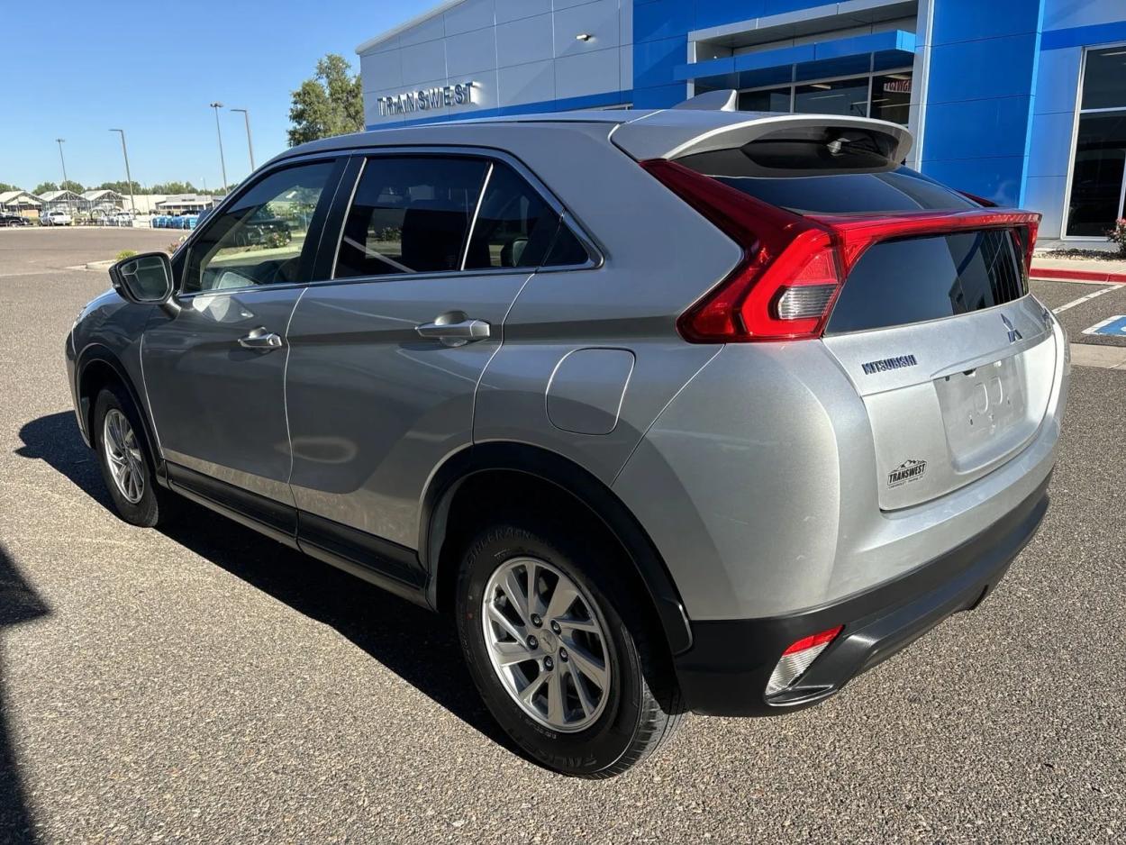 2019 Mitsubishi Eclipse Cross ES | Photo 2 of 20