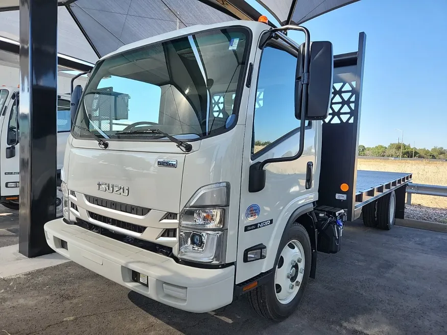 2024 Isuzu NRR DIESEL 18&#039; FLATBED | Photo 1 of 7