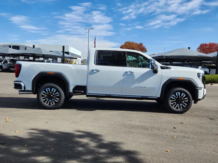 2025 GMC Sierra 2500HD Denali Ultimate | Photo 1 of 31