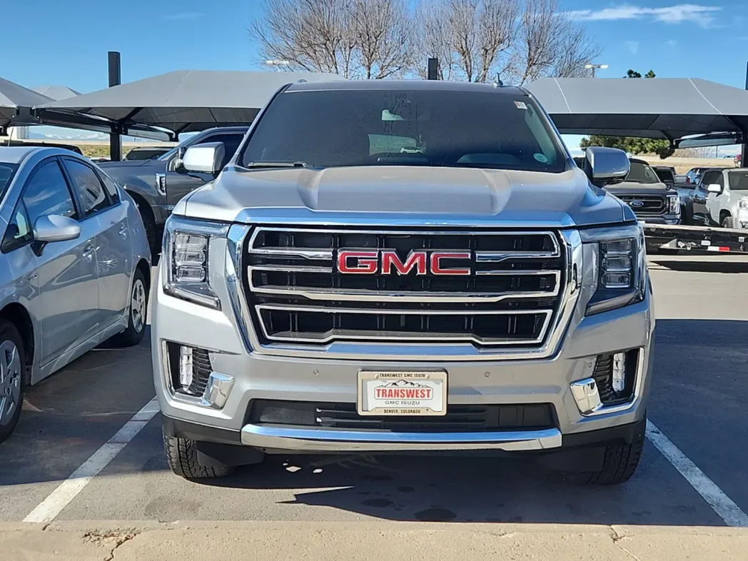 2023 GMC Yukon SLT 