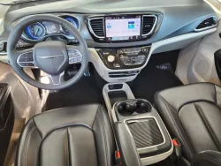 2023 Chrysler Pacifica Touring L | Thumbnail Photo 12 of 29