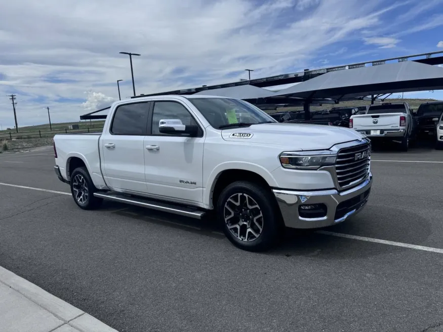 2025 RAM 1500 Laramie | Photo 3 of 17