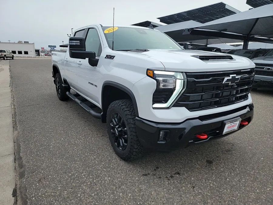 2025 Chevrolet Silverado 2500HD LT | Photo 8 of 19