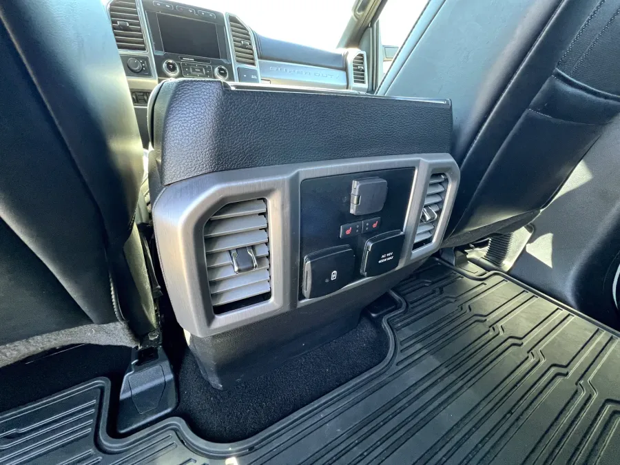 2019 Ford F-450 Platinum | Photo 12 of 23