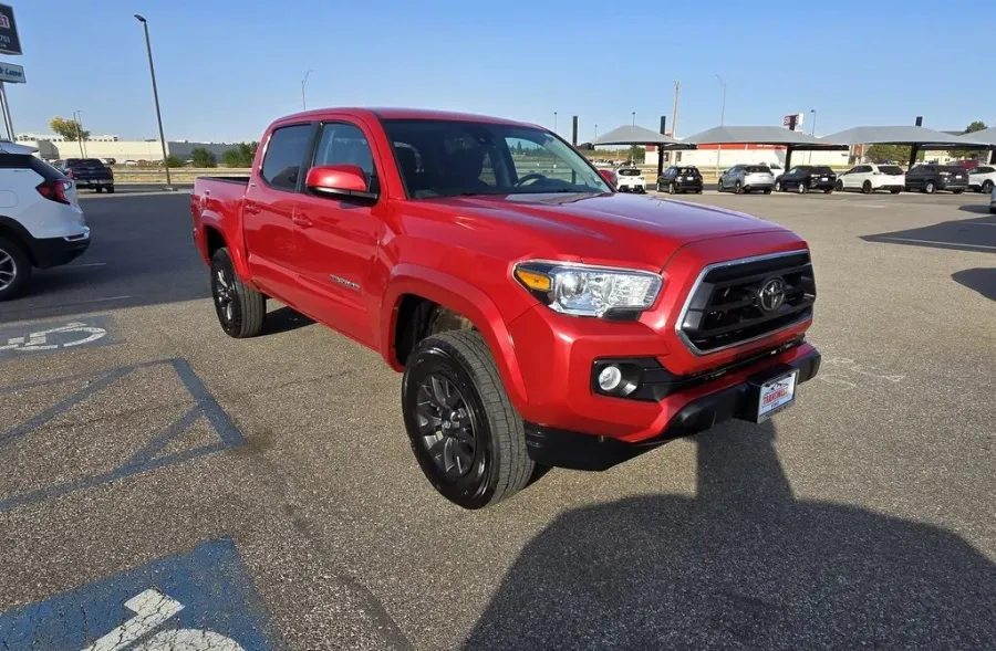 2023 Toyota Tacoma | Photo 3 of 27