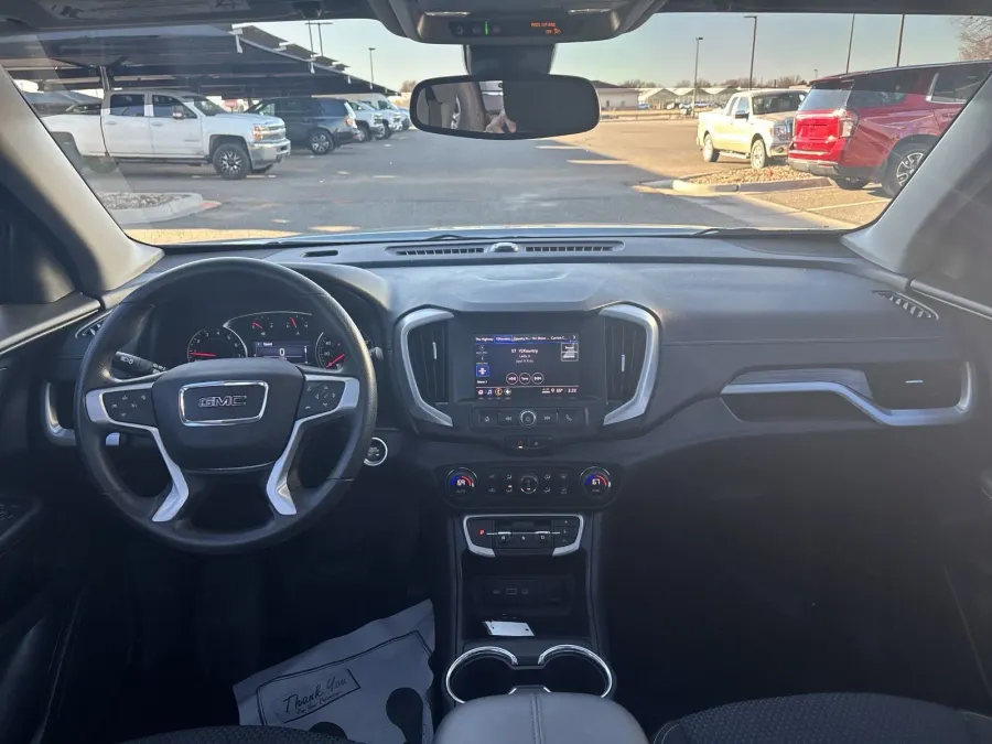 2023 GMC Terrain SLE | Photo 10 of 22