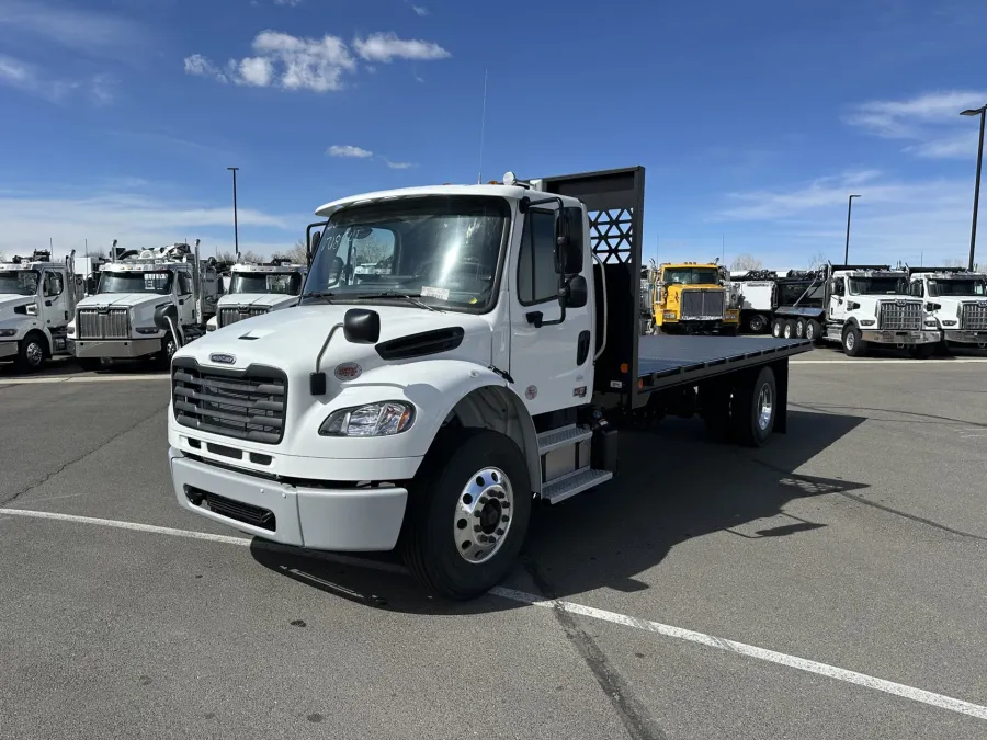 2025 Freightliner M2 106 | Photo 1 of 14