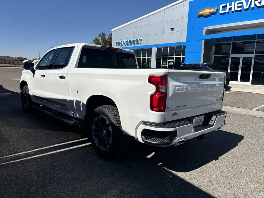 2025 Chevrolet Silverado 1500 High Country | Photo 2 of 21