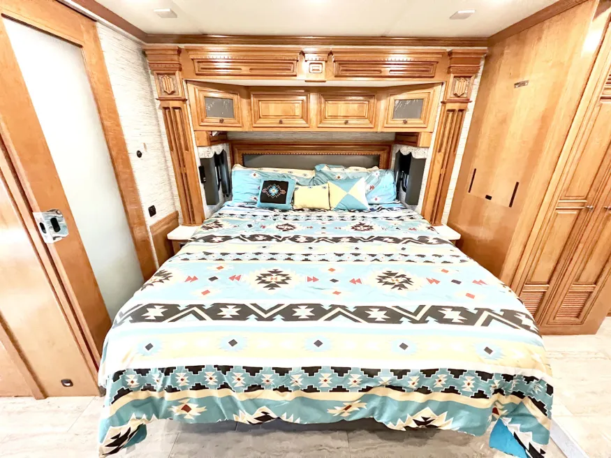 2019 Newmar Dutch Star 4363 | Photo 16 of 31