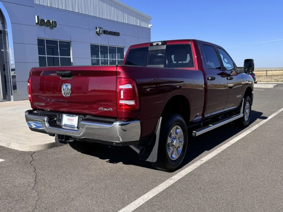 2024 RAM 2500 Big Horn | Photo 7 of 16